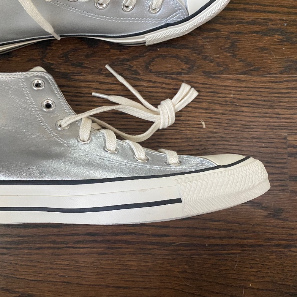 Silver chuck taylor